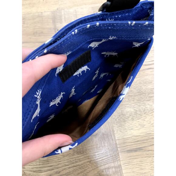 KAVU Crossbody Bag Blue Moose Print - Picture 5 of 7